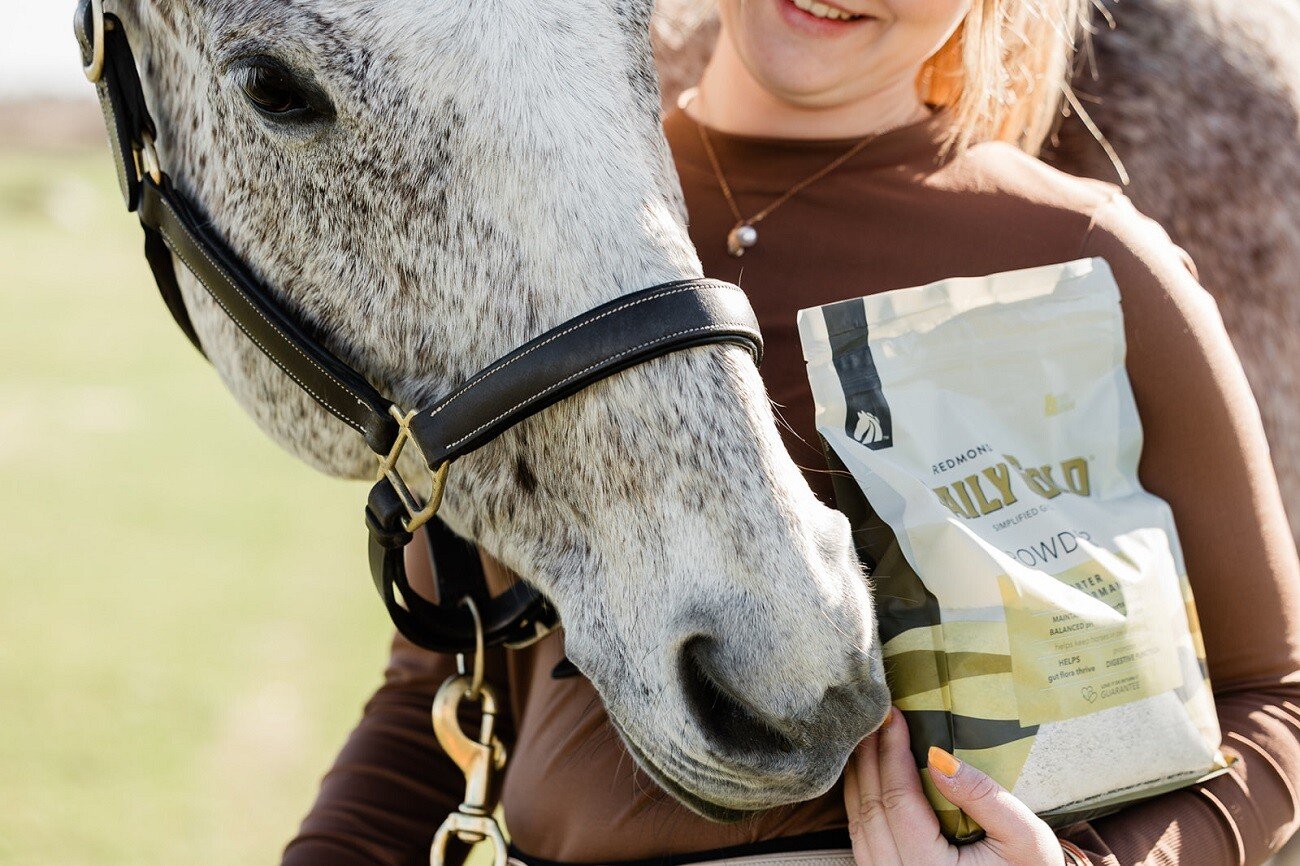 Daily Gold is a gentle and effective bentonite clay digestive supplement for horses.